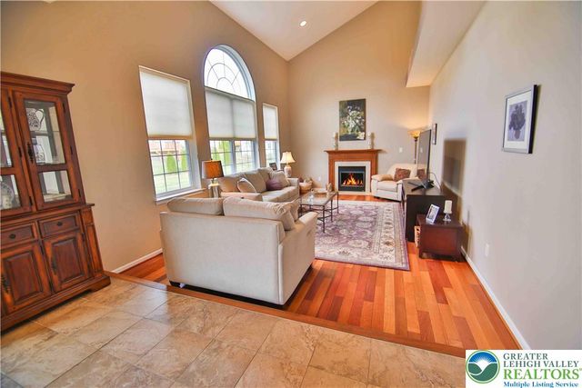 1028 Kingston Lane, Upper Macungie Twp, PA 18031