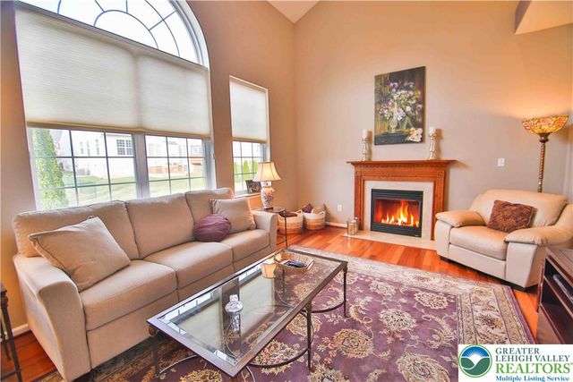 1028 Kingston Lane, Upper Macungie Twp, PA 18031