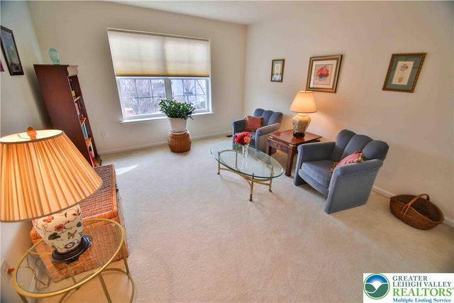 1028 Kingston Lane, Upper Macungie Twp, PA 18031