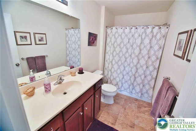 1028 Kingston Lane, Upper Macungie Twp, PA 18031