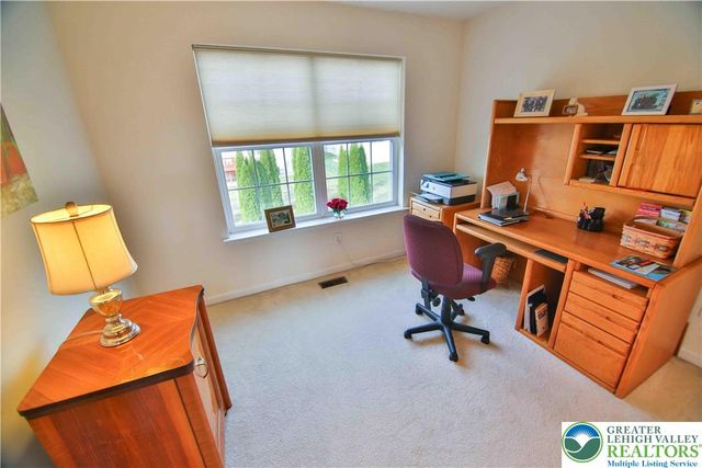 1028 Kingston Lane, Upper Macungie Twp, PA 18031