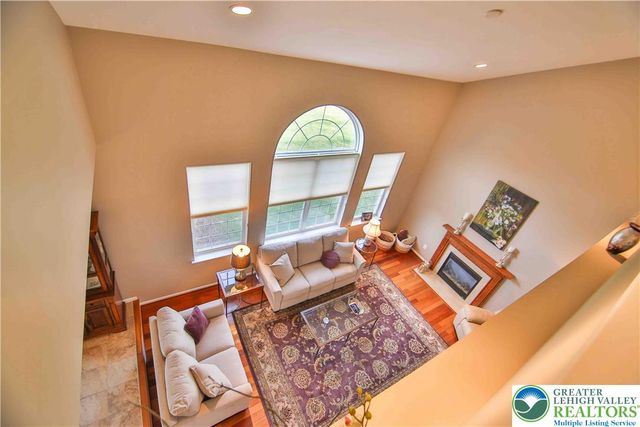 1028 Kingston Lane, Upper Macungie Twp, PA 18031