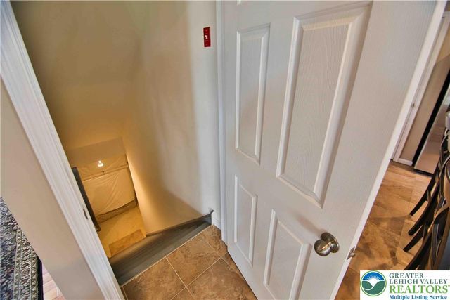 1028 Kingston Lane, Upper Macungie Twp, PA 18031