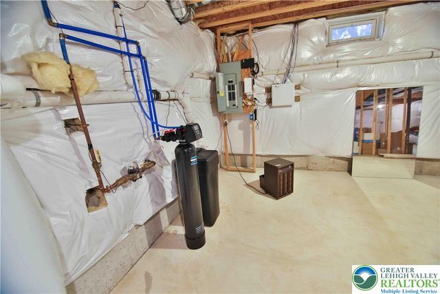 1028 Kingston Lane, Upper Macungie Twp, PA 18031