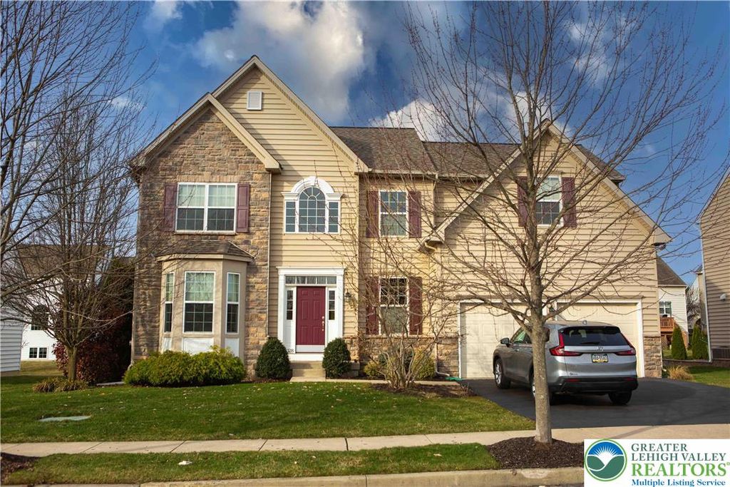 1028 Kingston Lane, Upper Macungie Twp, PA 18031