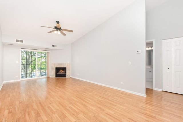 798 N Gary Avenue 210, Carol Stream, IL 60188