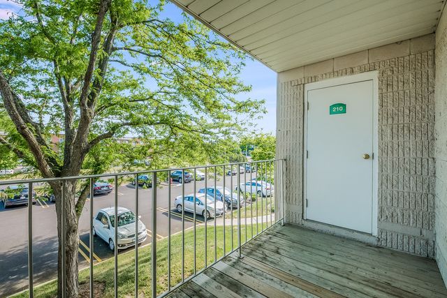 798 N Gary Avenue 210, Carol Stream, IL 60188