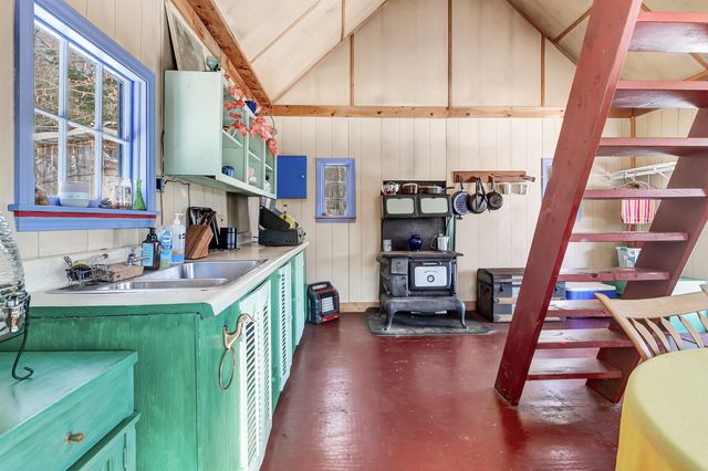 1607 Massey Road, Springfield, VT 05156