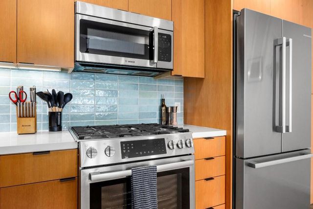 208 Capitola Avenue, Capitola, CA 95010