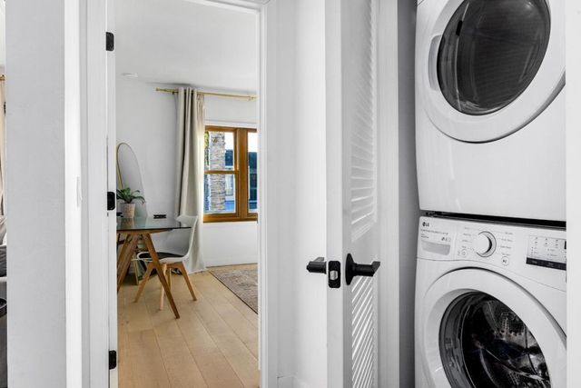 208 Capitola Avenue, Capitola, CA 95010