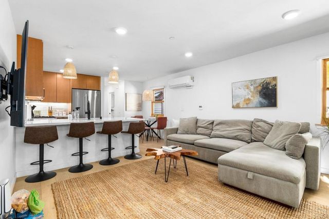 208 Capitola Avenue, Capitola, CA 95010