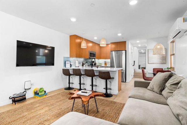 208 Capitola Avenue, Capitola, CA 95010