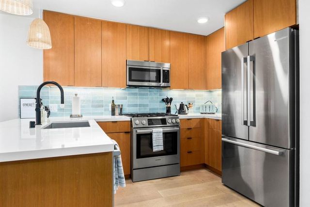 208 Capitola Avenue, Capitola, CA 95010