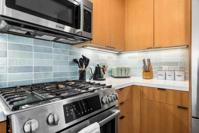 208 Capitola Avenue, Capitola, CA 95010