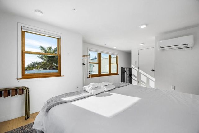 208 Capitola Avenue, Capitola, CA 95010