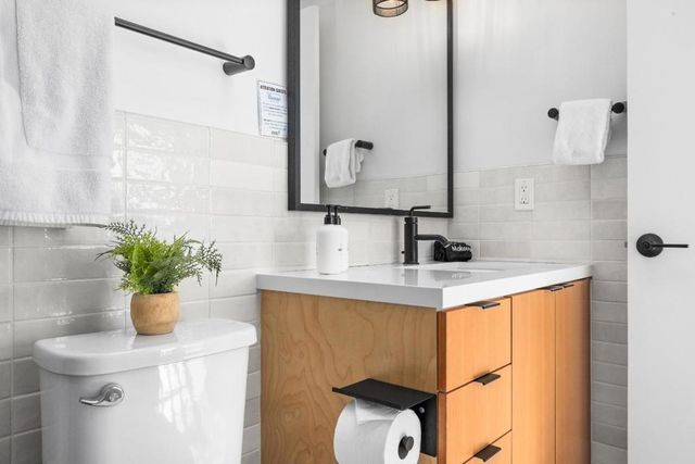 208 Capitola Avenue, Capitola, CA 95010