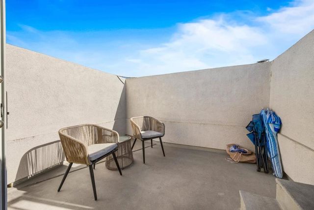 208 Capitola Avenue, Capitola, CA 95010