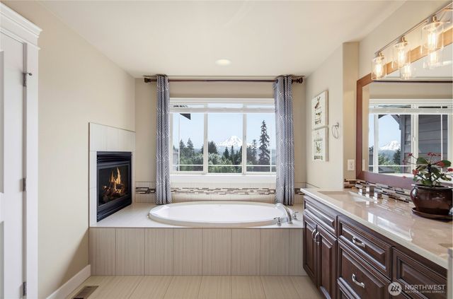 11112 Shawnee Rd E, Puyallup, WA 98374