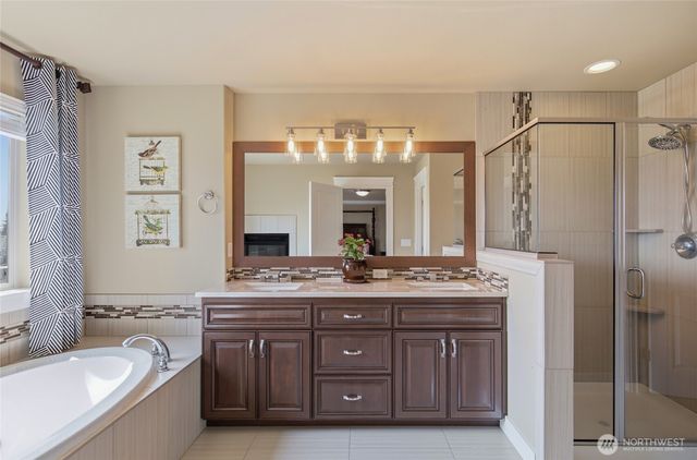 11112 Shawnee Rd E, Puyallup, WA 98374