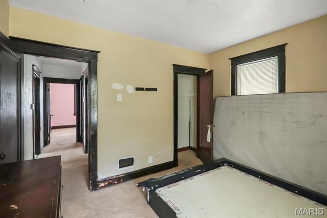 6420 Glenmore Avenue, Uplands Park, MO 63121