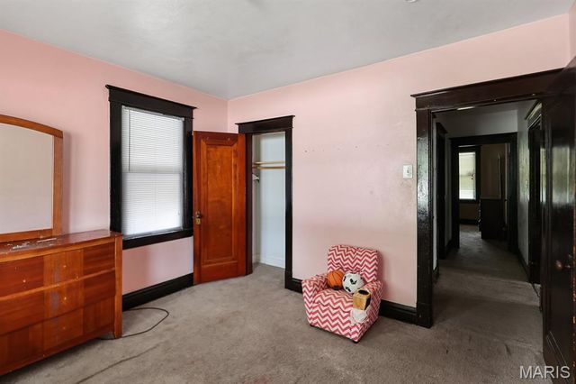 6420 Glenmore Avenue, Uplands Park, MO 63121