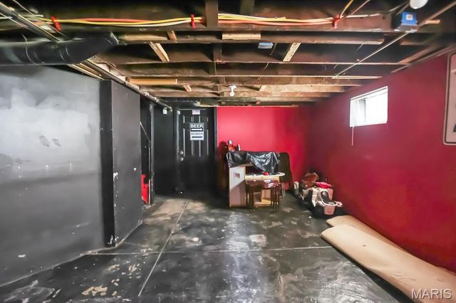 6420 Glenmore Avenue, Uplands Park, MO 63121