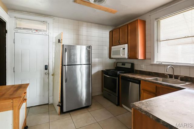 6420 Glenmore Avenue, Uplands Park, MO 63121