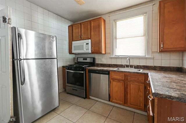 6420 Glenmore Avenue, Uplands Park, MO 63121