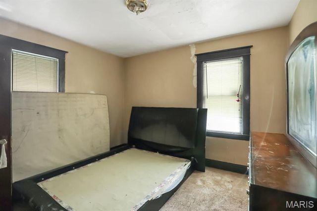 6420 Glenmore Avenue, Uplands Park, MO 63121