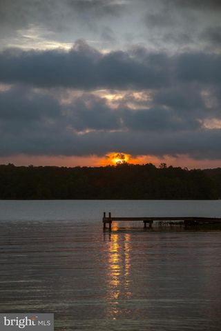 286 LAKE FRONT DR, Mineral, VA 23117