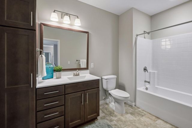 7070 153rd Street W 407, Apple Valley, MN 55124