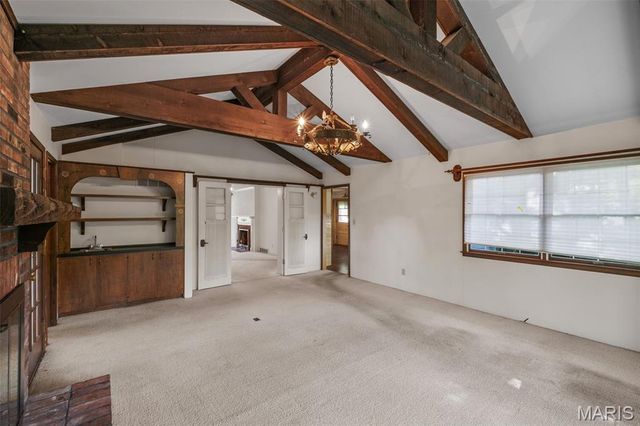 8 Buckeye Drive, Ferguson, MO 63135