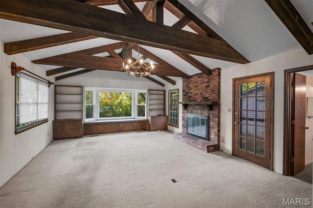 8 Buckeye Drive, Ferguson, MO 63135