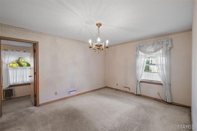 8 Buckeye Drive, Ferguson, MO 63135