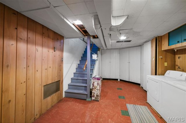 8 Buckeye Drive, Ferguson, MO 63135