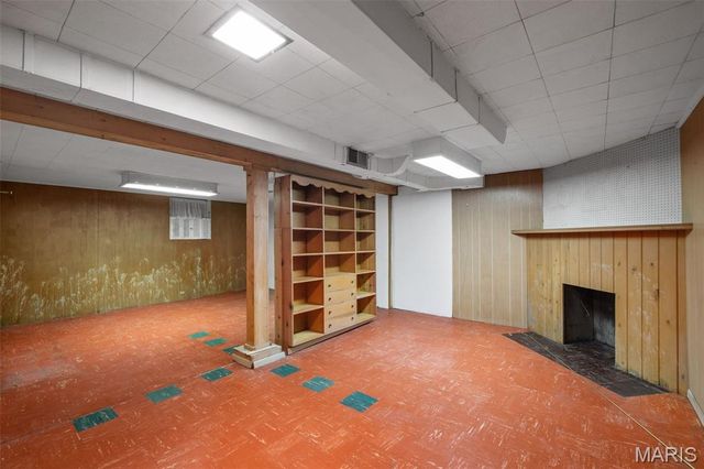 8 Buckeye Drive, Ferguson, MO 63135