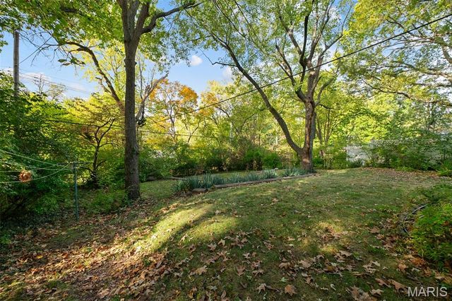 8 Buckeye Drive, Ferguson, MO 63135