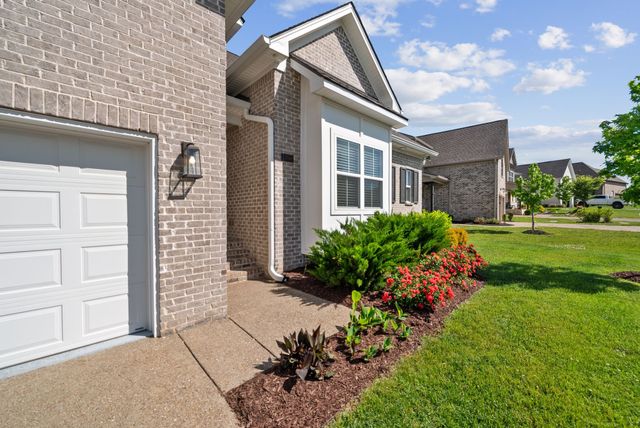 1708 Sorrell Park Dr, Spring Hill, TN 37174