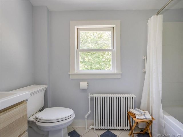 33 Washington Avenue, Woodbury, CT 06798