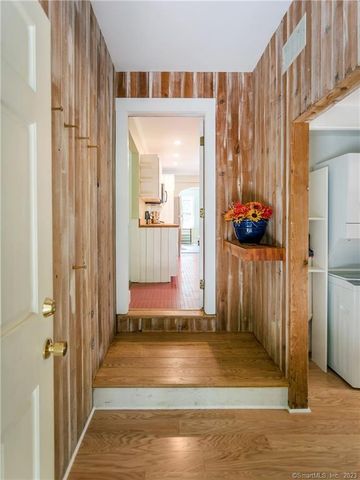 33 Washington Avenue, Woodbury, CT 06798