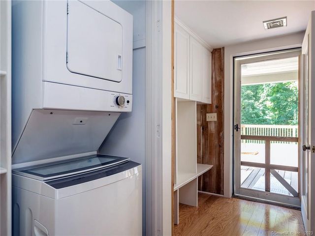 33 Washington Avenue, Woodbury, CT 06798