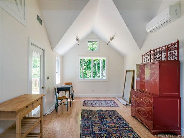 33 Washington Avenue, Woodbury, CT 06798