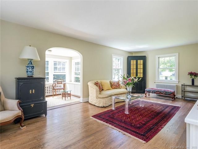 33 Washington Avenue, Woodbury, CT 06798