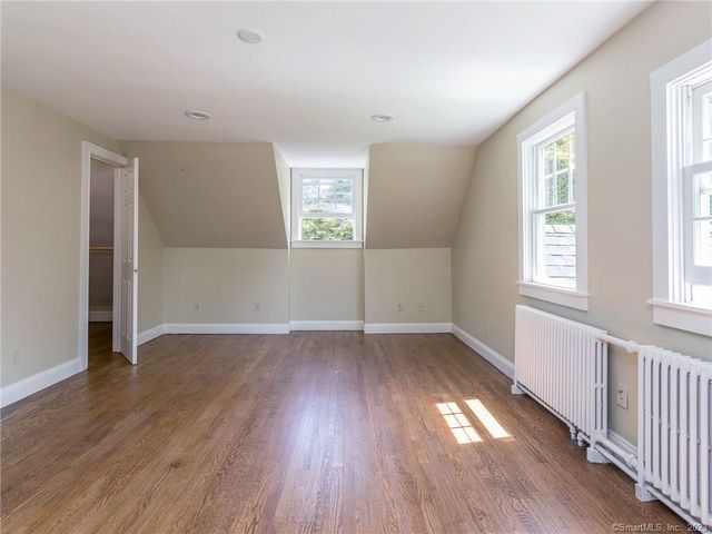 33 Washington Avenue, Woodbury, CT 06798