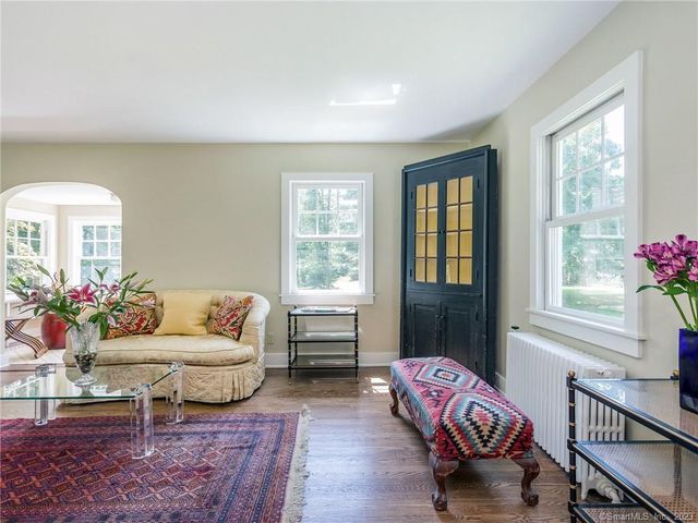 33 Washington Avenue, Woodbury, CT 06798