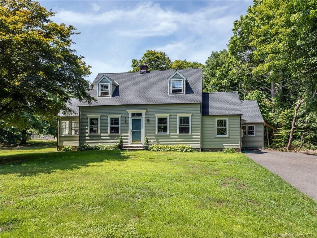 33 Washington Avenue, Woodbury, CT 06798