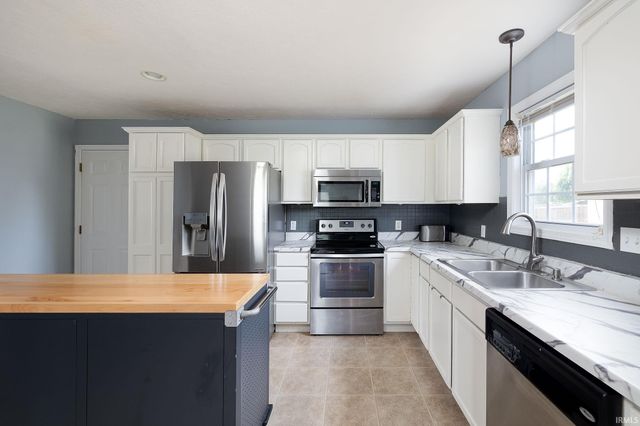 7102 W Pinnacle Drive, Bloomington, IN 47404