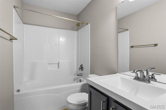 3308 Domain Street, St Charles, MO 63301