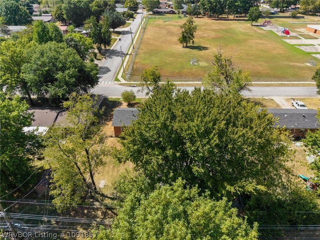 7911 Holly Avenue, Fort Smith, AR 72908