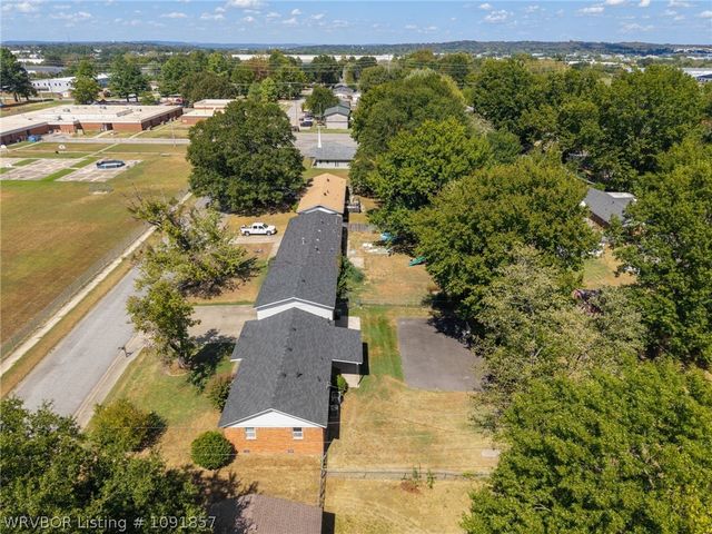 7911 Holly Avenue, Fort Smith, AR 72908